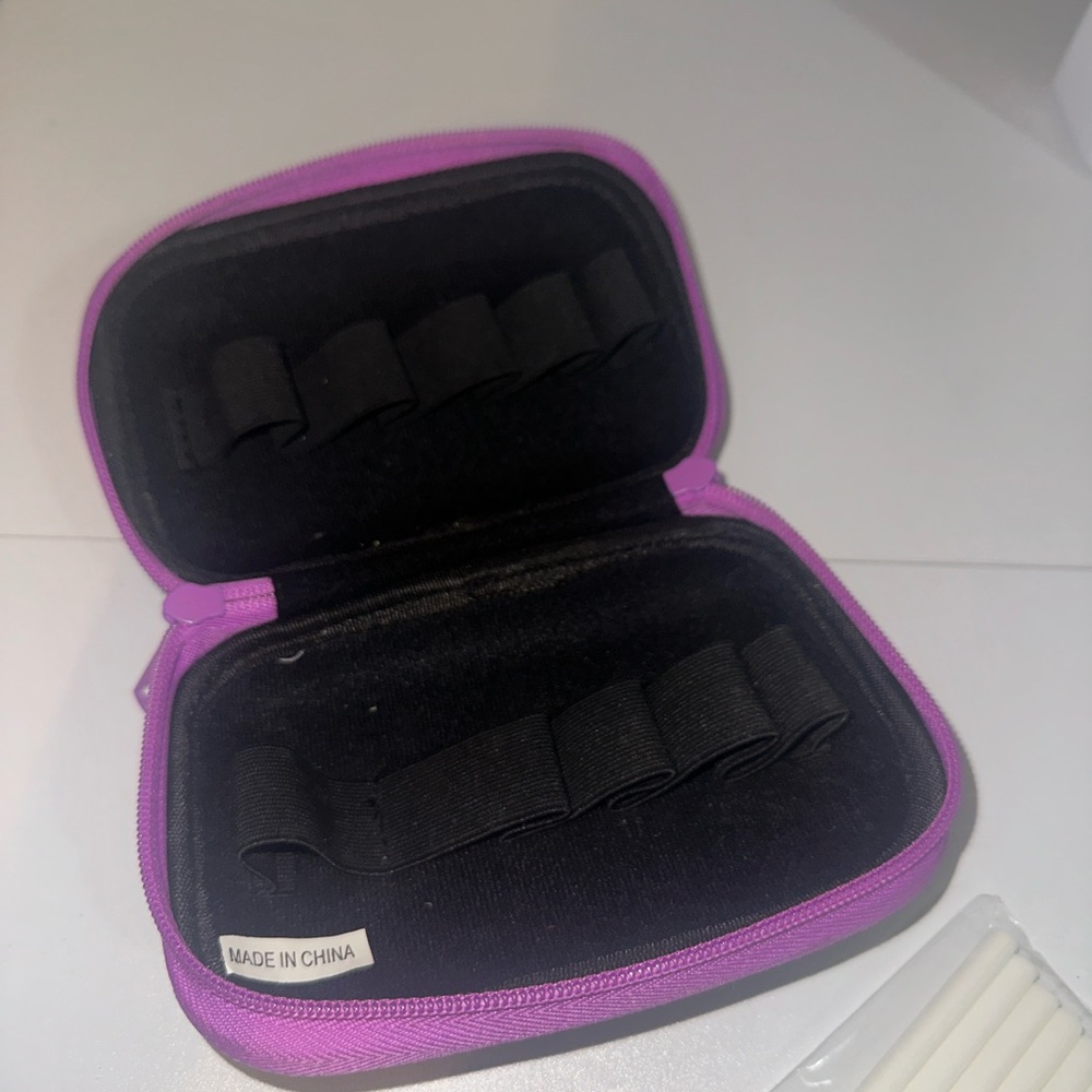 Young Living Essential Oils Case - Picture 2 of 2